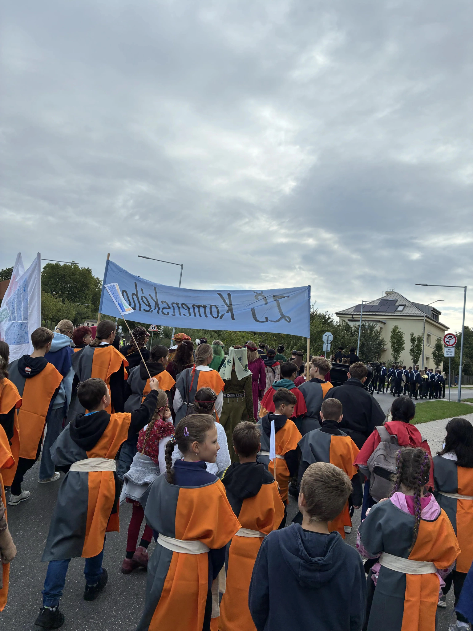 ZŠ Komenda - průvod Městem