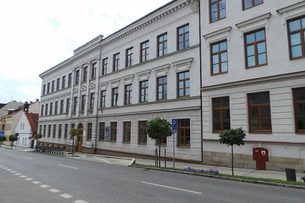 Budova ZŠ Komenského